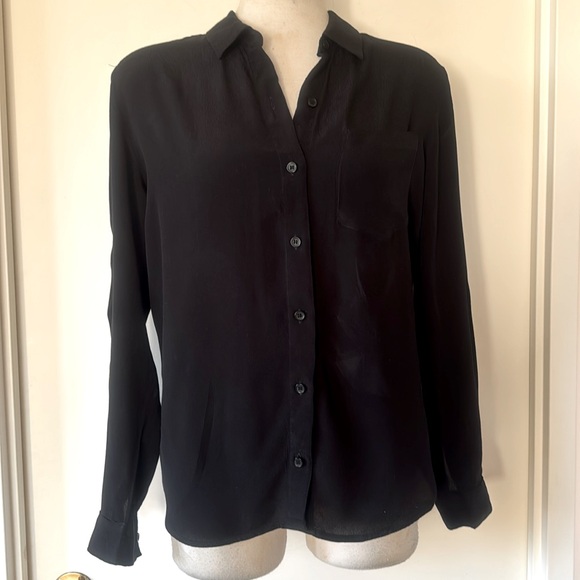 💕Lord & Taylor Classic Black Button-Up Blouse M VGUC - Picture 1 of 10